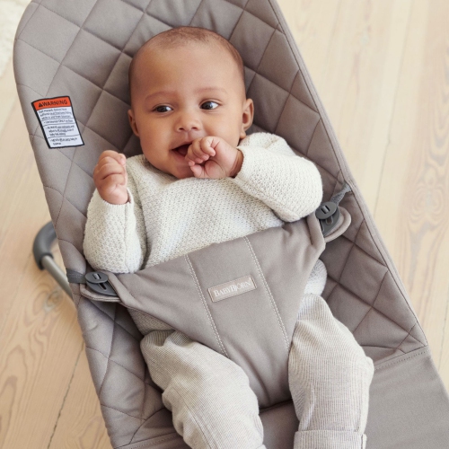 BabyBjorn Bouncer Bliss in Woven Fabric - Classic Quilt, Sand Grey on Dark Grey Frame