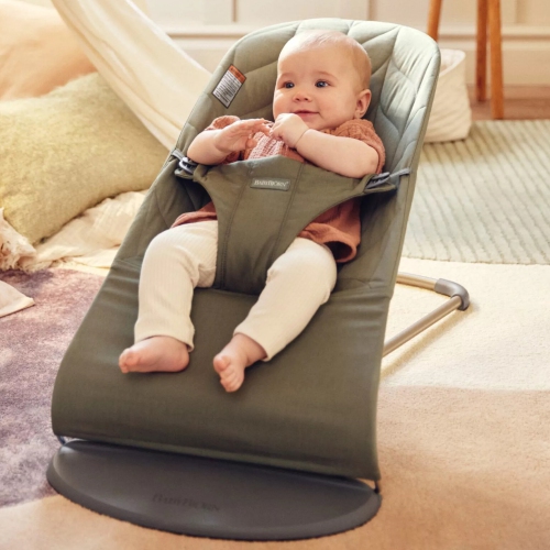 BabyBjorn Bouncer Bliss in Woven Fabric - Petal Quilt, Dark Green on Dark Grey Frame