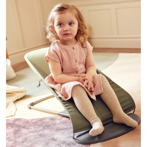 BabyBjorn Bouncer Bliss in Woven Fabric - Petal Quilt, Dark Green on Dark Grey Frame