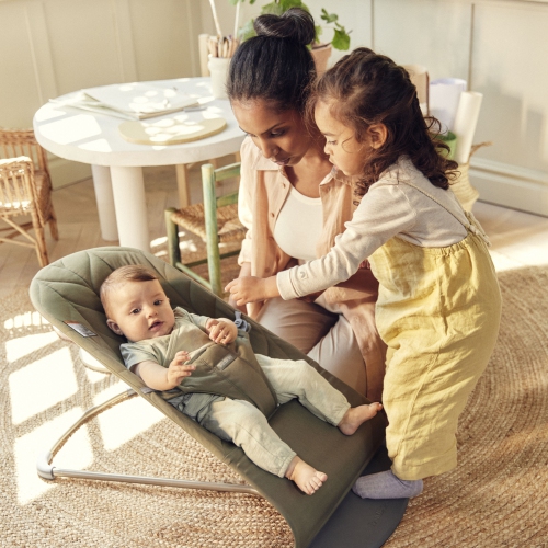 BabyBjorn Bouncer Bliss in Woven Fabric - Petal Quilt, Dark Green on Dark Grey Frame