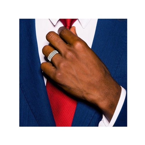 Bague homme en titane poli avec Zirocnias cubiques synthétiques