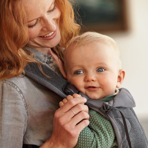 Porte-bébé ONE Cotton Mix de BabyBjorn - Gris denim - Gris foncé