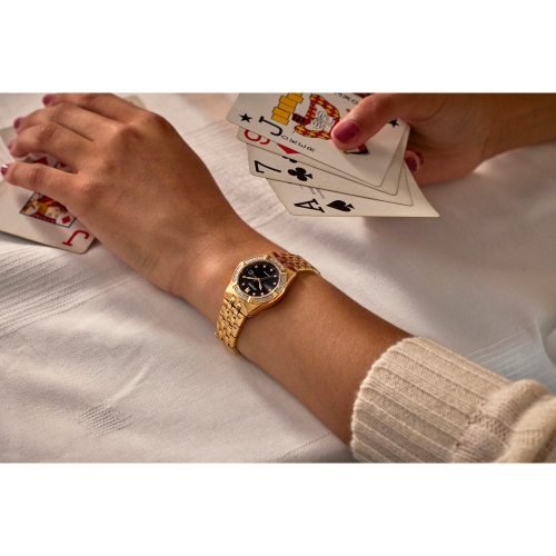 Montre pour femmes Corso Eco-Drive 28 mm avec boîtier et bracelet en acier inoxydable doré avec cadran noir de Citizen