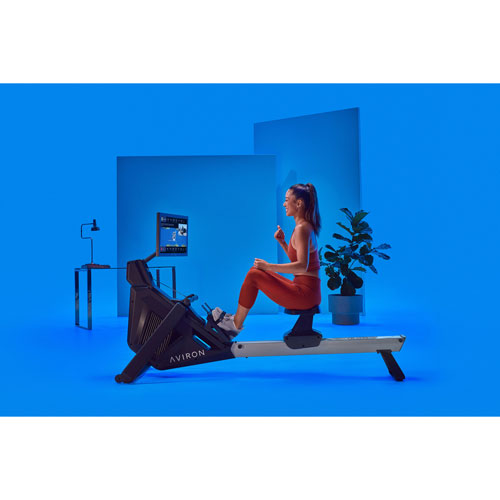 Rameur magnétique/pneumatique basé sur le jeu série Strong avec écran tactile HD de 22 po d'Aviron - Exclusivité de Best Buy