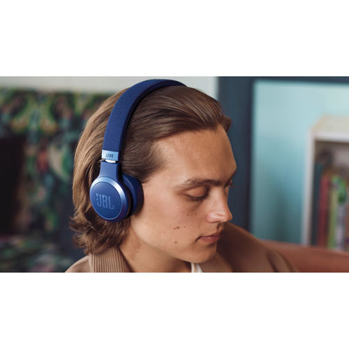 Casque d'écoute Bluetooth à suppression du bruit Live 670NC de JBL - Bleu