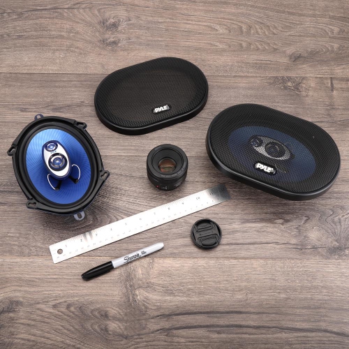 Haut-parleurs à trois voies 300 W 5 x 7 po / 6 x 8 po