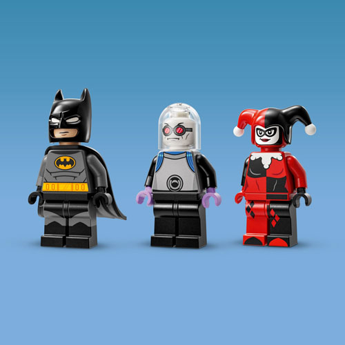 LEGO Batman: Batman with the Batmobile vs. Harley Quinn and Mr. Freeze - 435 Pieces