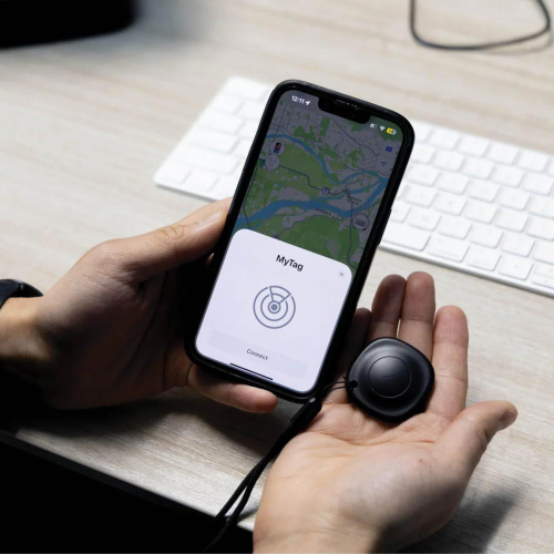 BlackboxMyCar Star Tags, keychain GPS Tracker, works with Apple Find My Integration & Bluetooth, works Online and Offline, with Privacy and Location