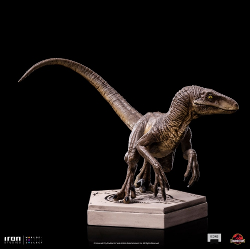 Jurassic World Icons statuette Velociraptor C 7 cm