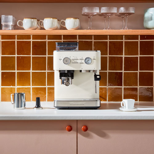 Machine à espresso semi-automatique de KitchenAid avec moulin à café - Blanc porcelaine
