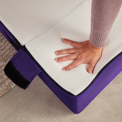 Matelas et sofa pliants en mousse à mémoire PolyCouch de Polysleep – pour invités, sous-sols, dortoirs de collège, salon ou chambre d'enfant – Gris,