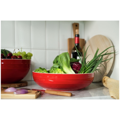 STAUB 28 cm – bol de service rond en céramique, cerise