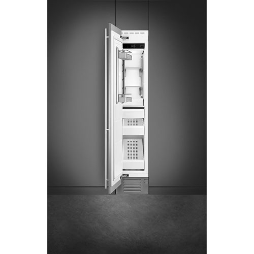 Congélateur vertical de 8,5 pi³ avec machine à glaçons interne de Smeg (FZU18L) - Panneau personnalisé