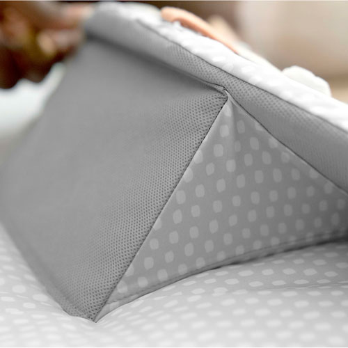 Tapis d'activité 4-en-1 Cozy Prop Sit Up & Prop d'Ingenuity - Nate