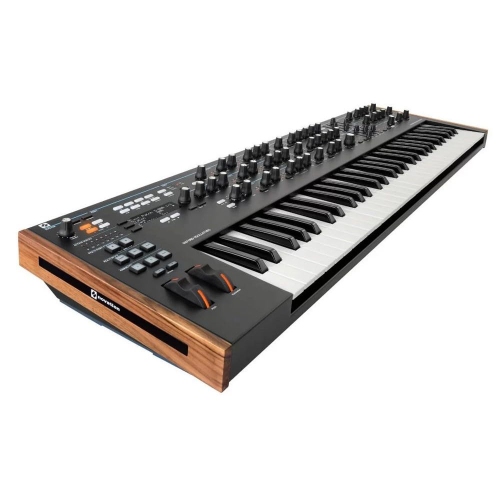 Novation Summit, Two-Part 16-Voice 61-Key Polyphonic Synthesizer