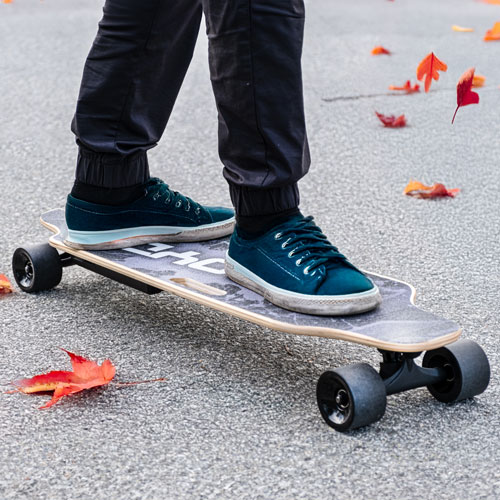 Planche à roulettes longue électrique Mako de Droyd