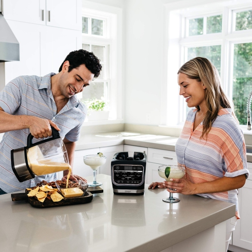 Mélangeur Ninja HB150C, Foodi Cold & Hot avec élément chauffant de précision, pichet en verre 64 oz, noir, 1400 W (Canadiens.