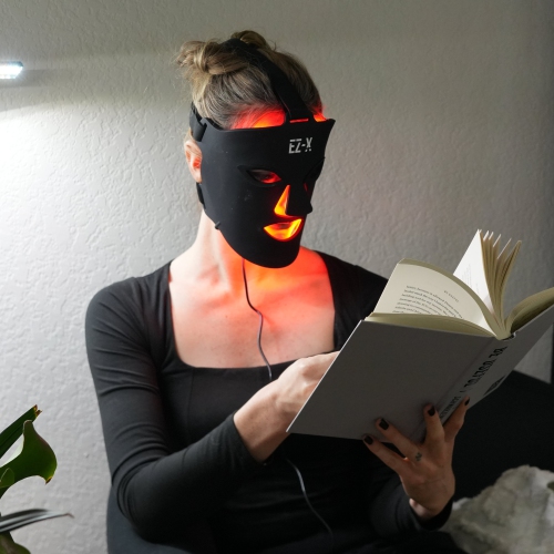 Masque à lumière rouge d'EZ-X Pro - thérapie par lumière infrarouge pour le visage - 240 DEL - masque sans fil pour le visage à DEL pour traitement