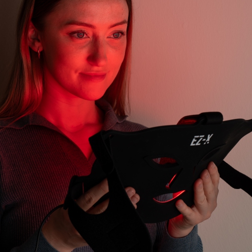 Masque à lumière rouge d'EZ-X Pro - thérapie par lumière infrarouge pour le visage - 240 DEL - masque sans fil pour le visage à DEL pour traitement