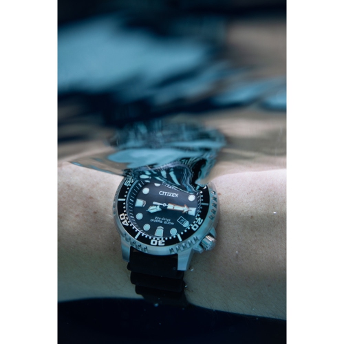 Montre Promaster Dive Eco-Drive pour hommes de Citizen 44&nbsp;mm avec boîtier en acier inoxydable argenté et bracelet en polyuréthane noir et cadran