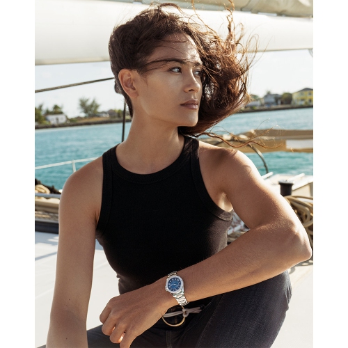 Montre à quartz pour femmes Marine Star 32 mm de Bulova avec boîtier et bracelet en acier inoxydable argenté et cadran bleu