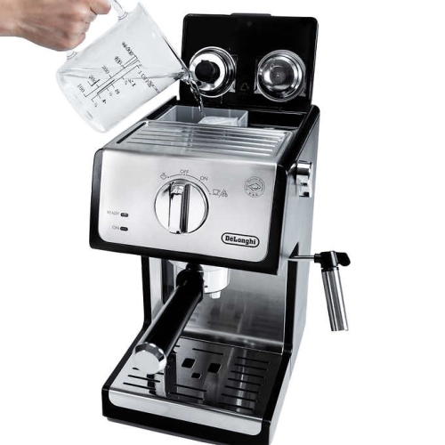 Machine à espresso et à cappuccino de 15 bars de de'Longhi avec système de cappuccino évolué