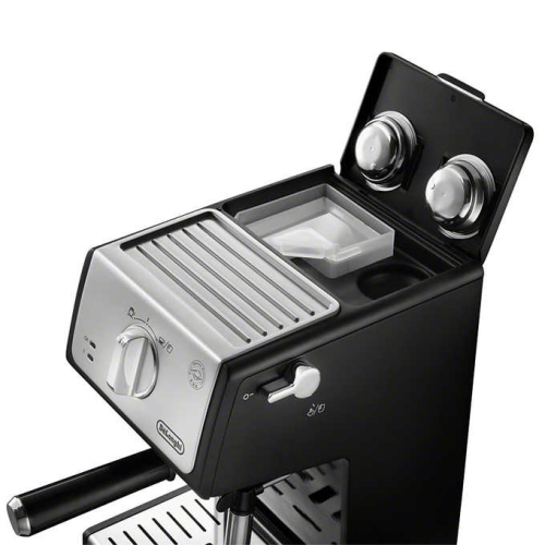 Machine à espresso et à cappuccino de 15 bars de de'Longhi avec système de cappuccino évolué