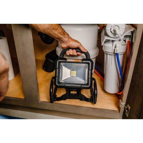 Lampe de travail sans fil à DEL WORX WX026 L.9 Nitro 20 V