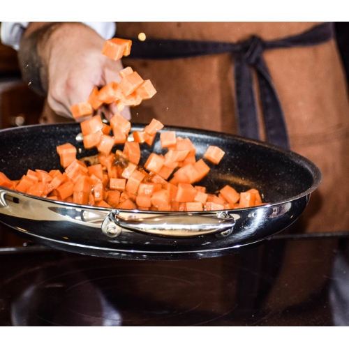 Poêle à frire antiadhésive 32&nbsp;cm de 12,5 po en acier inoxydable Accolade de Meyer fabriquée au Canada