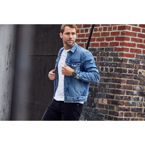 Montre pour hommes Nighthawk japonaise Eco-Drive 42 mm de Citizen avec boîtier et bracelet en inox noir et cadran noir