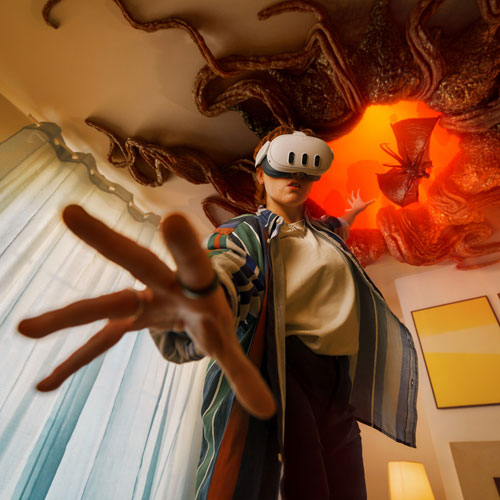 Remis à neuf - Casque de réalité virtuelle Meta Quest 3 de 512 Go avec manettes Touch Plus - Blanc