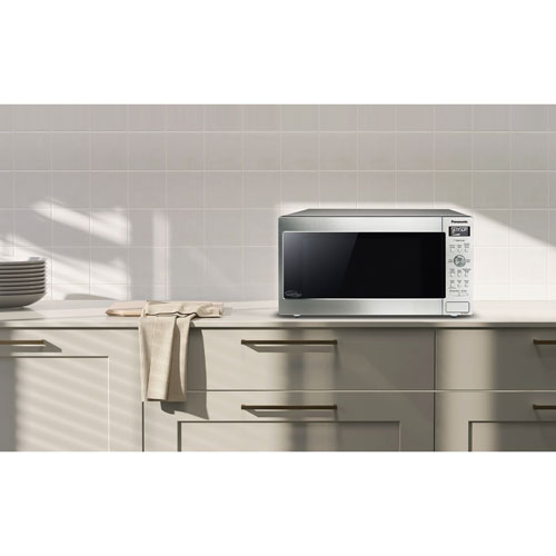 Panasonic Genius 1.6 Cu. Ft. Cyclonic Inverter Microwave - Silver
