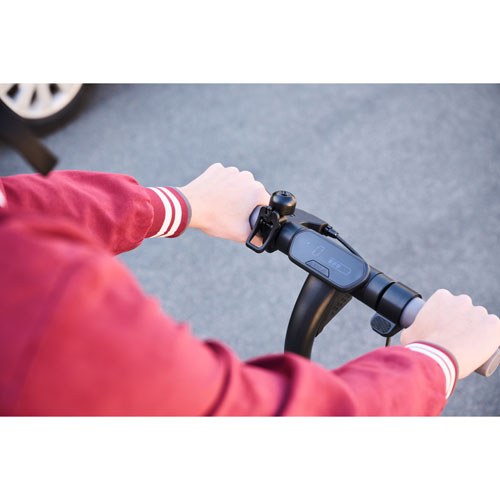 Remis à neuf - Trottinette électrique pour adultes Ninebot KickScooter E2 de Segway (moteur de 450 W/autonomie de 25 km/vitesse maximale de 20 km/h)