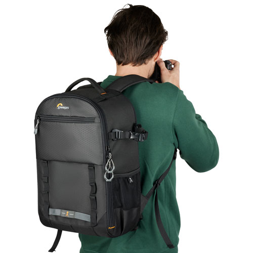 Sac à dos Adventura III BP 300 de Lowepro pour appareil photo sans miroir - Noir