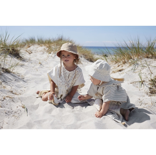 Elodie Details - Bath Poncho - Autumn Rose Placement