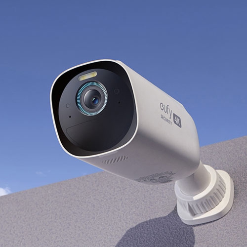 Boîte ouverte - caméra de surveillance extérieure sans fil Ultra HD 4K eufyCam 3 d'eufy avec panneau solaire - Ensemble de 3