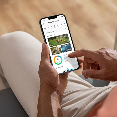 Boîte ouverte - caméra de surveillance extérieure sans fil Ultra HD 4K eufyCam 3 d'eufy avec panneau solaire - Ensemble de 3