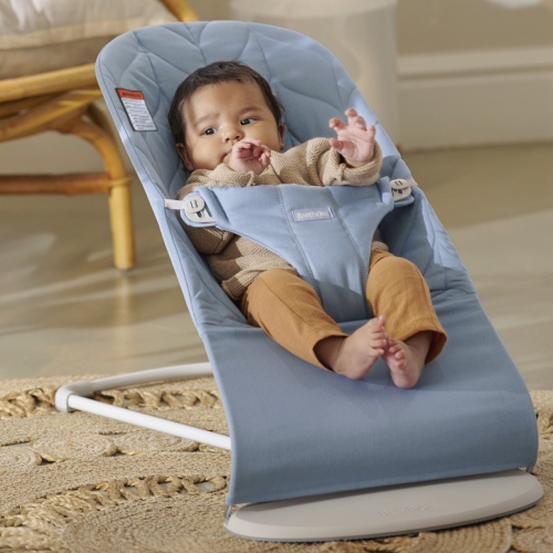 BabyBjorn Bouncer Bliss in Woven Fabric - Petal Quilt, Blue on Light Gray Frame