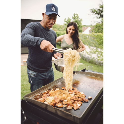 Gril au gaz propane à 4 brûleurs de 37 po GC1643&nbsp;M de Razor