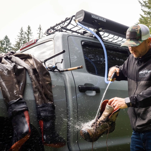 YAKIMA RoadShower – Grand réservoir d’eau sous pression portatif de 10 gallons, noir