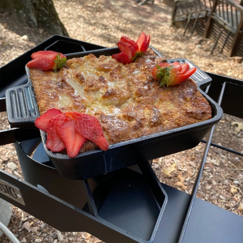 Plat à gâteau précuit en fonte 8 x 8 po BaYou Classic