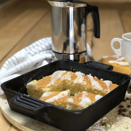 Plat à gâteau précuit en fonte 8 x 8 po BaYou Classic