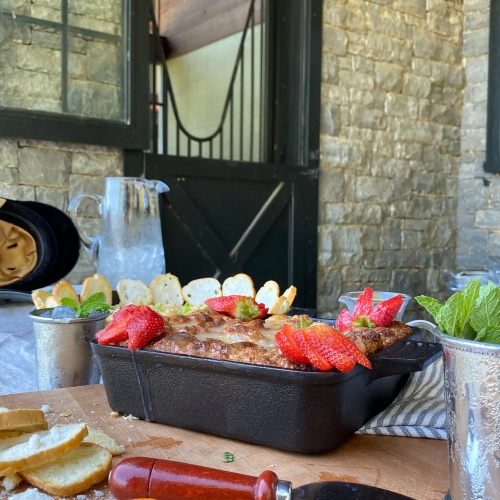 Plat à gâteau précuit en fonte 8 x 8 po BaYou Classic