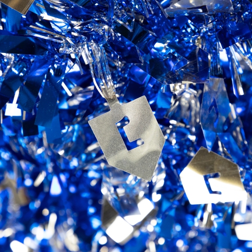 Guirlande de guirlandes de Noël Hanoukka DREIDEL - 50 pi x 3,5 po - Bleu et argent - non éclairée