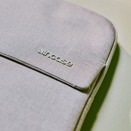 Housse Crosstown d'Incase pour portable de po