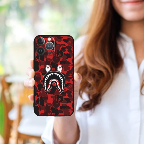 Étui en silicone pour femmes et hommes iPhone 14 Pro Max de Shark Teeth, adorable protection complète pour le visage de requin camouflage souple