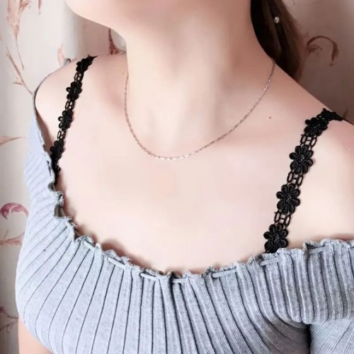 Élégantes bretelles ajustables en dentelle fleurie – dentelle élégante et conception invisible