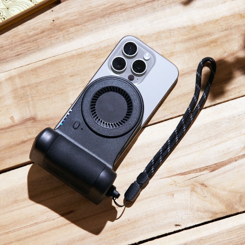 ADAM Elements SELFIE Shot - Magnetic Hand Grip with Power Bank