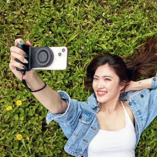 ADAM Elements SELFIE Shot - Magnetic Hand Grip with Power Bank