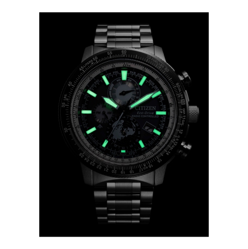 Montre pour hommes Eco-Drive Promaster Geo Trekker 46 mm de Citizen avec boîtier et bracelet en acier inoxydable argenté et cadran gris